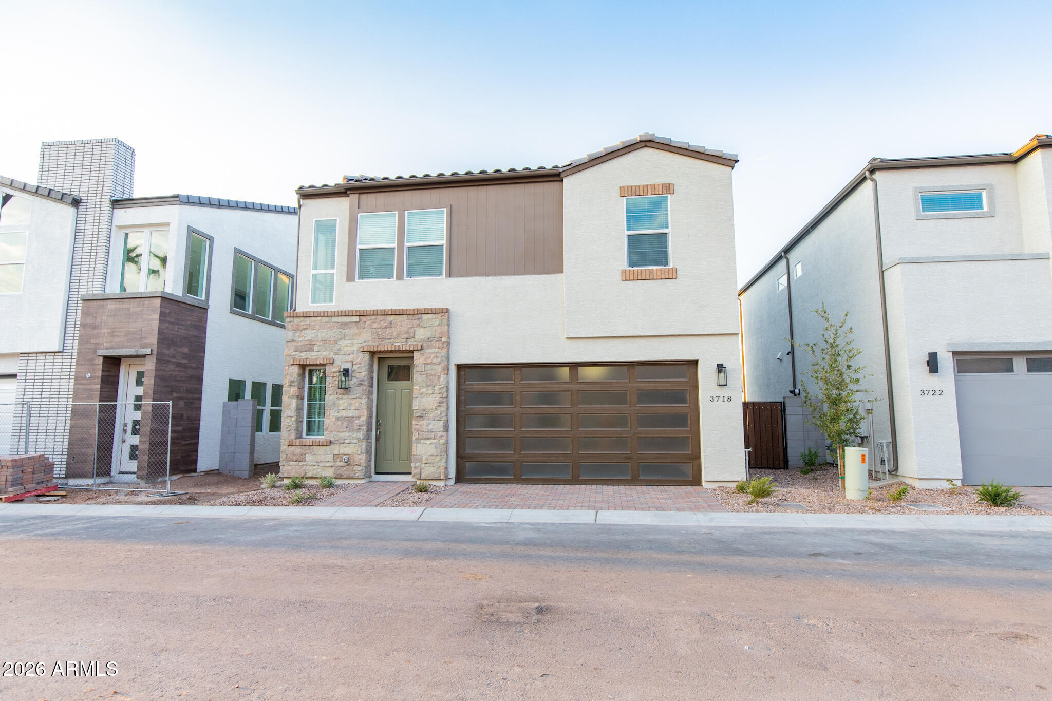3705 East Flower Street Phoenix, AZ 85018 - Photo 2 of 15 01