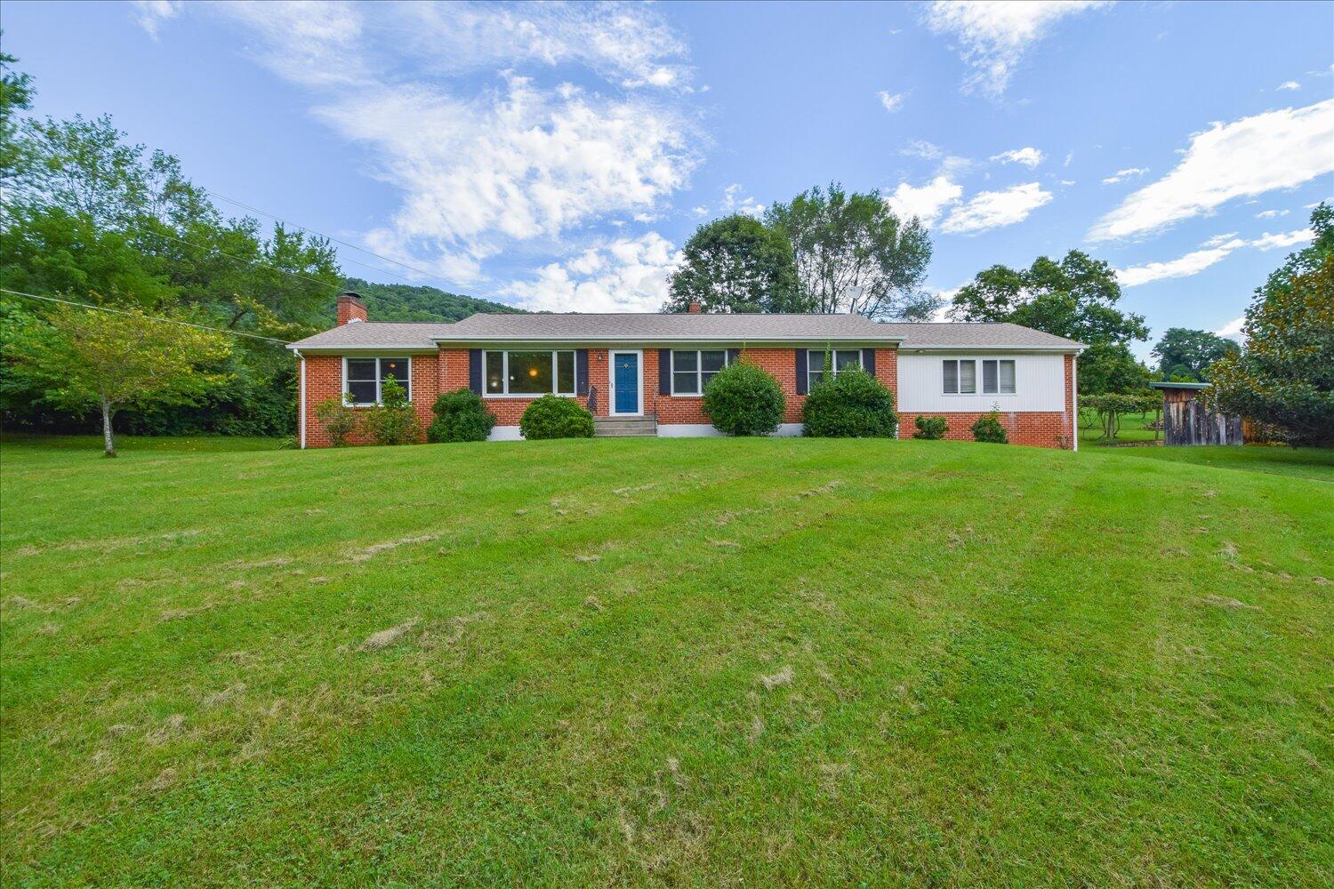 01-6441 Roselawn-1
