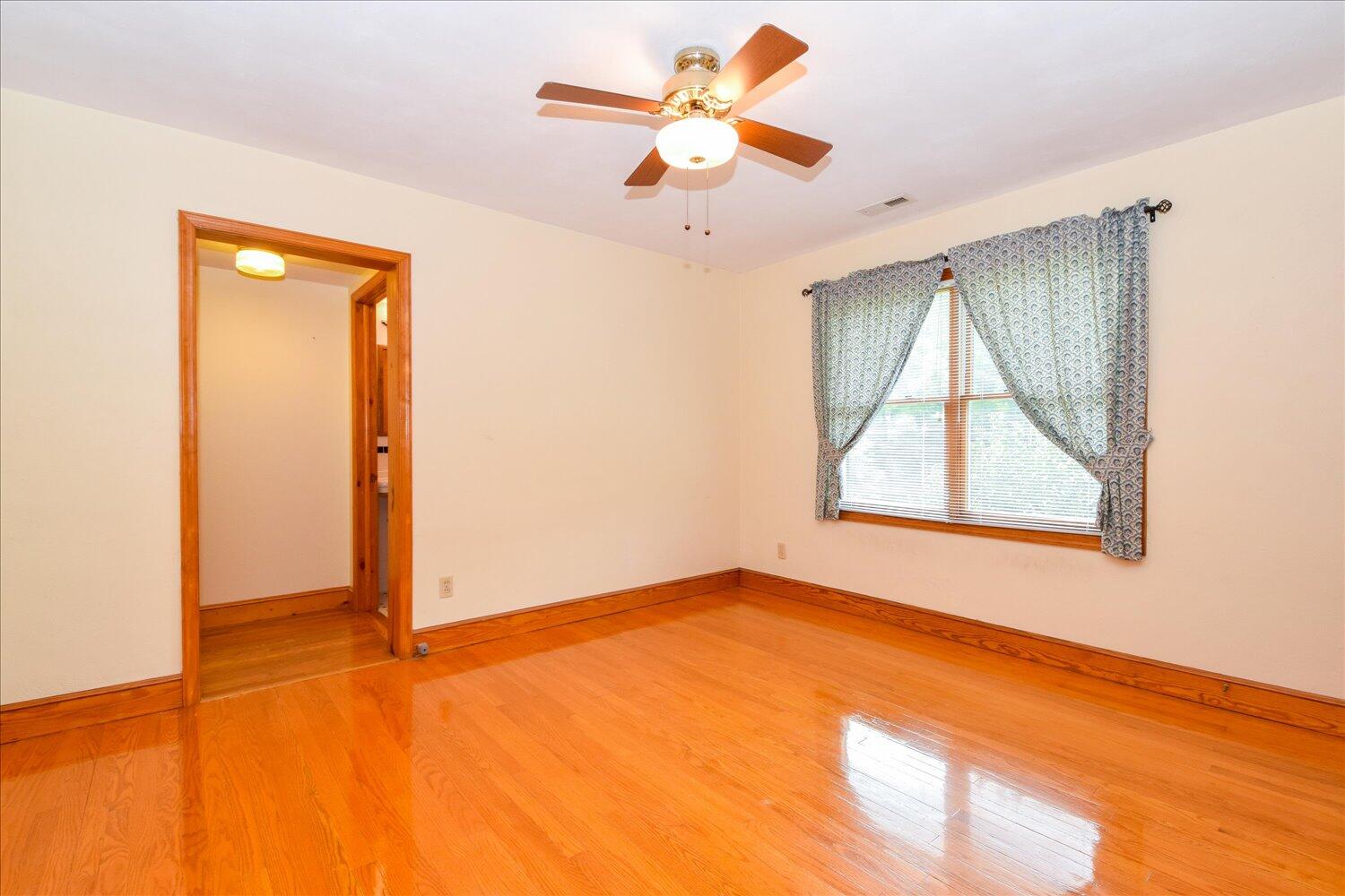 6441 Roselawn Road Roanoke, VA 24018 - Photo 11 of 31 11-6441 Roselawn-11