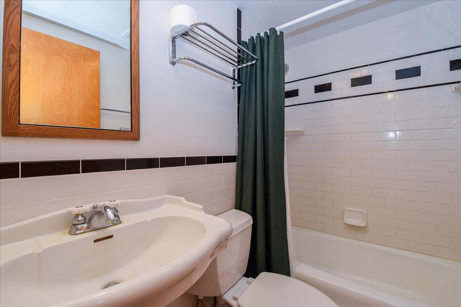 6441 Roselawn Road Roanoke, VA 24018 - Photo 12 of 31 12-6441 Roselawn-12