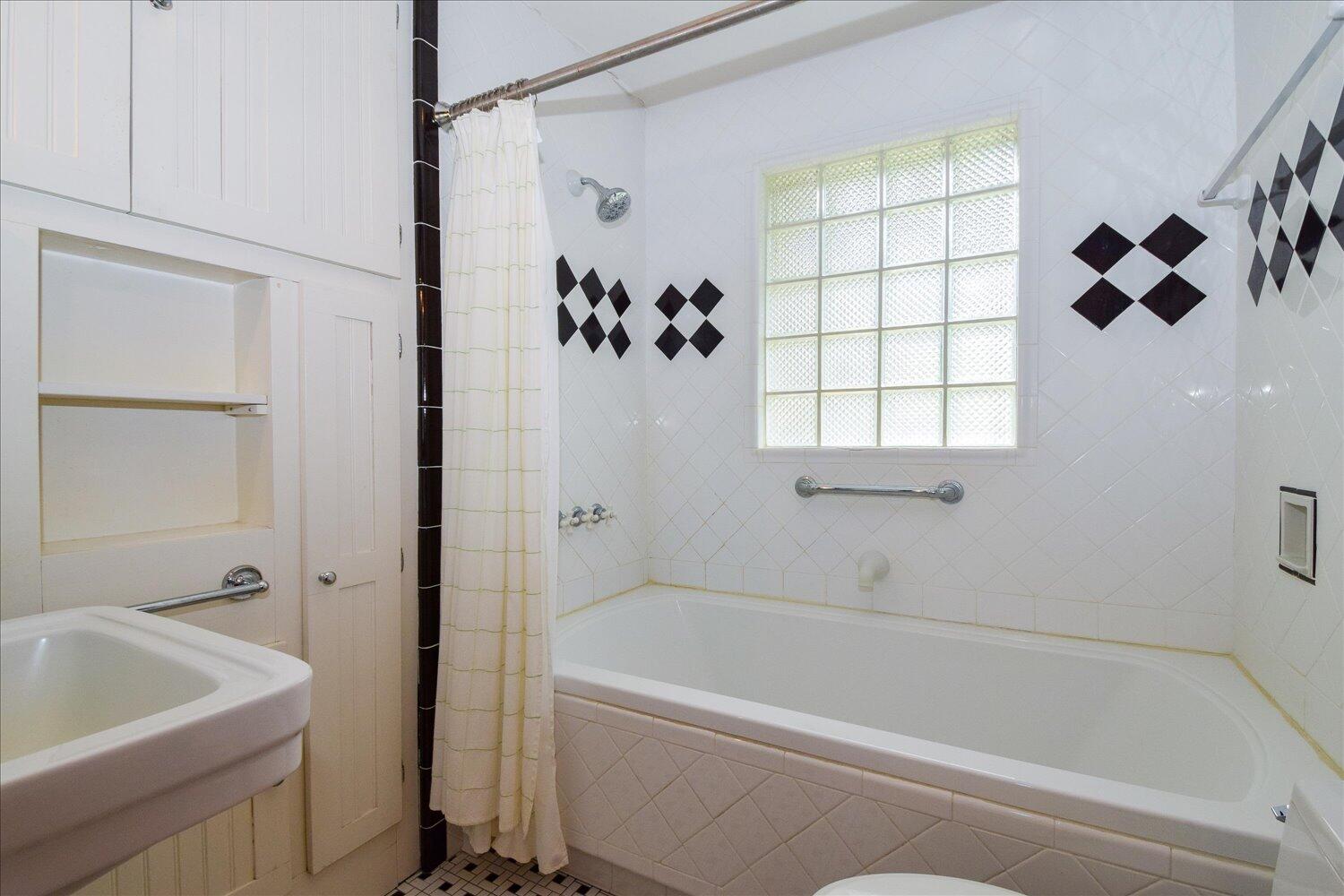6441 Roselawn Road Roanoke, VA 24018 - Photo 15 of 31 15-6441 Roselawn-15