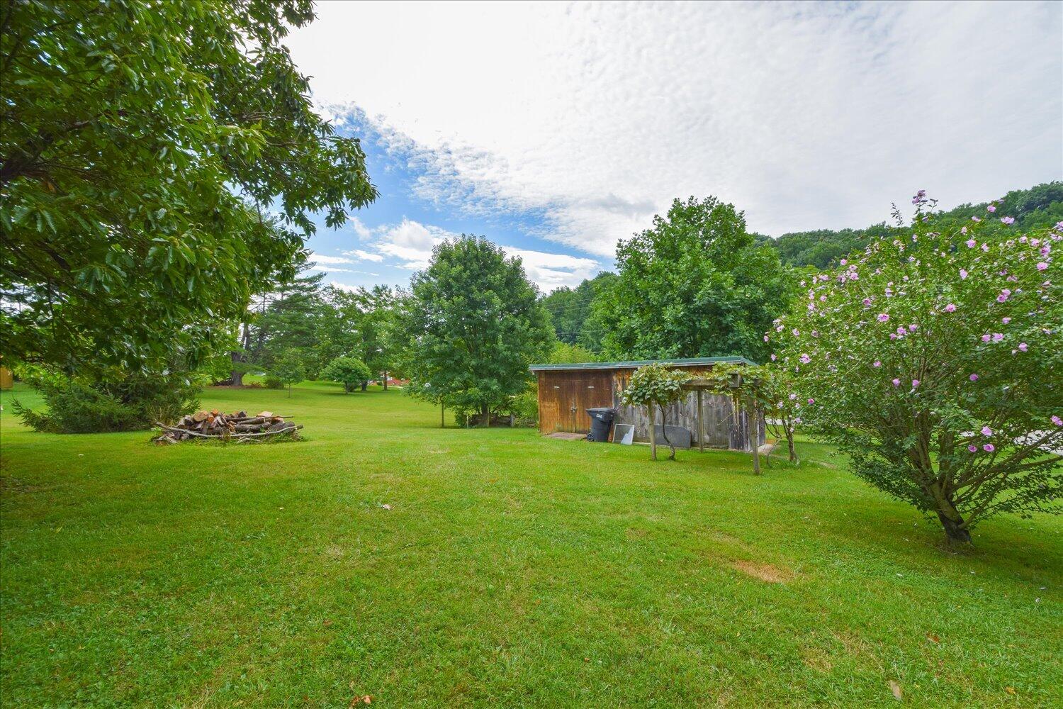 6441 Roselawn Road Roanoke, VA 24018 - Photo 28 of 31 28-6441 Roselawn-28
