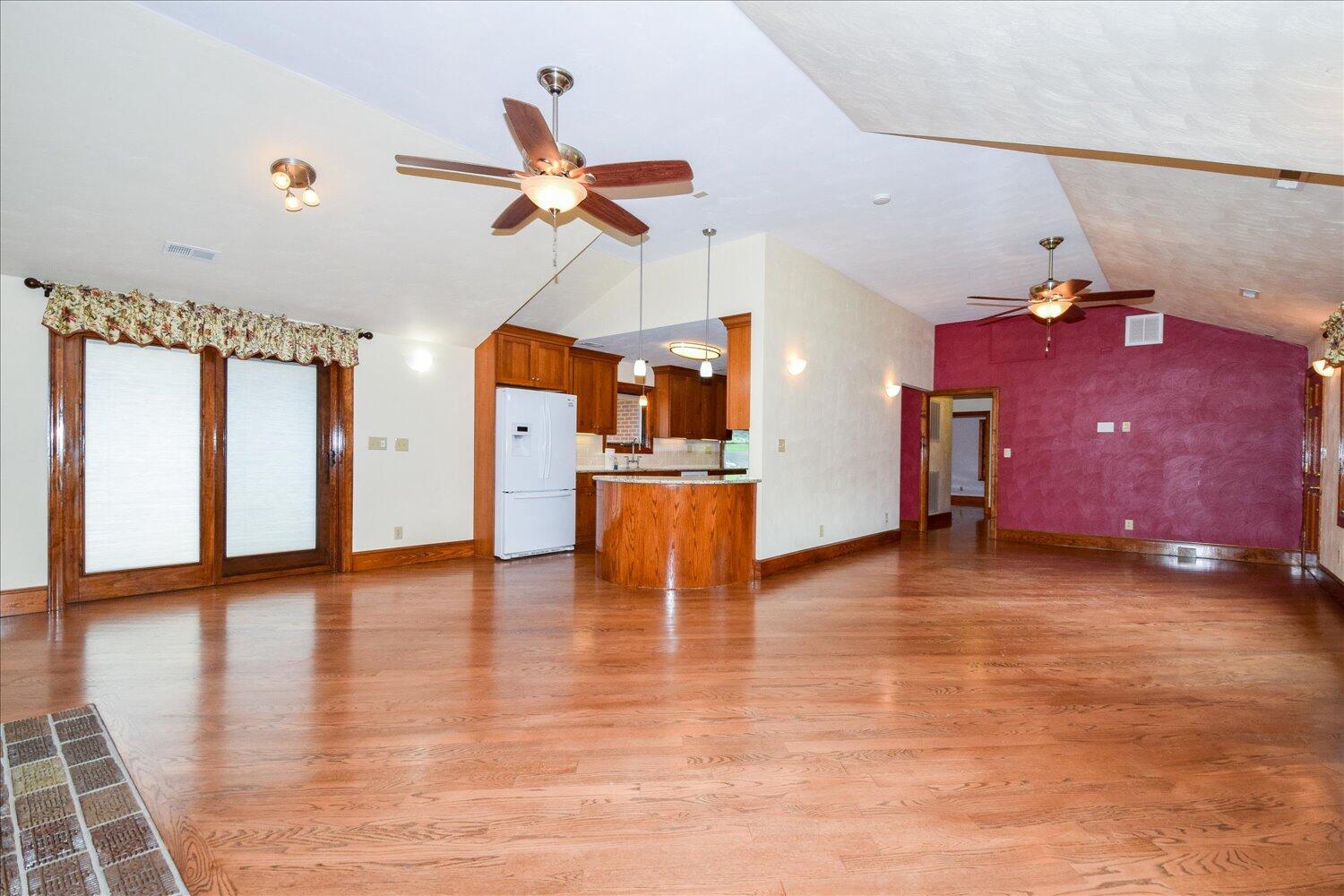 03-6441 Roselawn-3