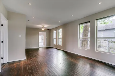$275,000 | 818 East Woodin Boulevard, Dallas, TX 75216