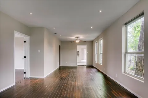 $275,000 | 818 East Woodin Boulevard, Dallas, TX 75216