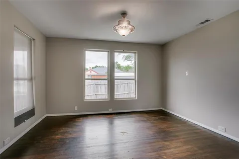 $275,000 | 818 East Woodin Boulevard, Dallas, TX 75216