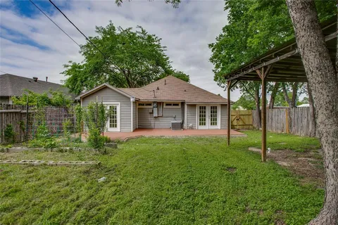 $275,000 | 818 East Woodin Boulevard, Dallas, TX 75216