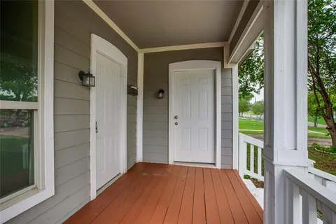 $275,000 | 818 East Woodin Boulevard, Dallas, TX 75216