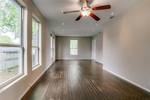 $275,000 | 818 East Woodin Boulevard, Dallas, TX 75216