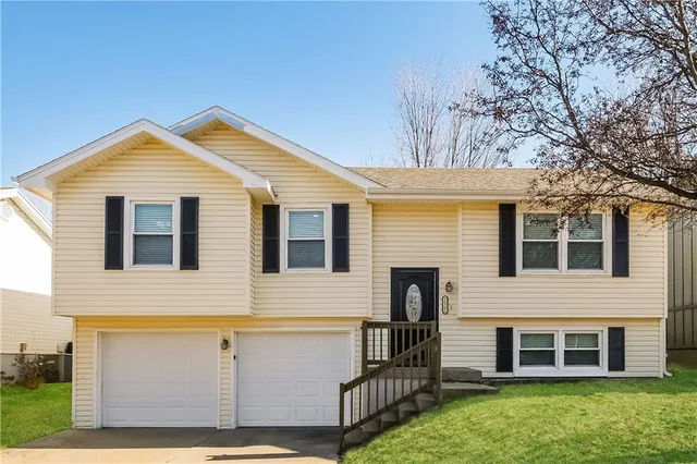 $2,225 | 11301 North Marsh Avenue, Kansas City, MO 64157