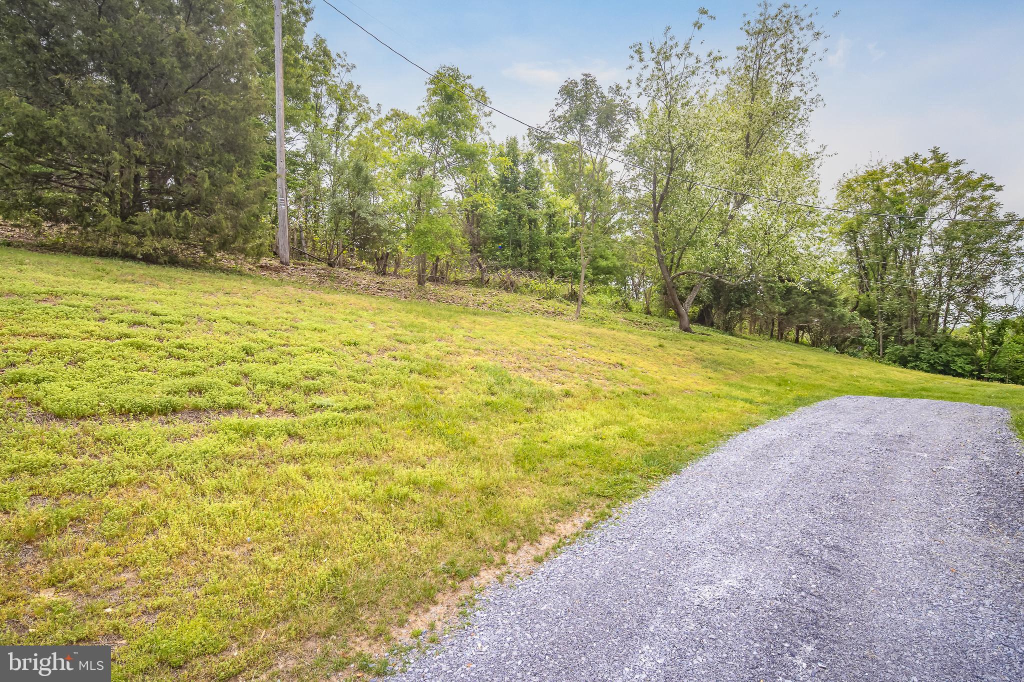 10418 Ada Road Marshall, VA 20115 - Photo 16 of 46 Gravel Driveway