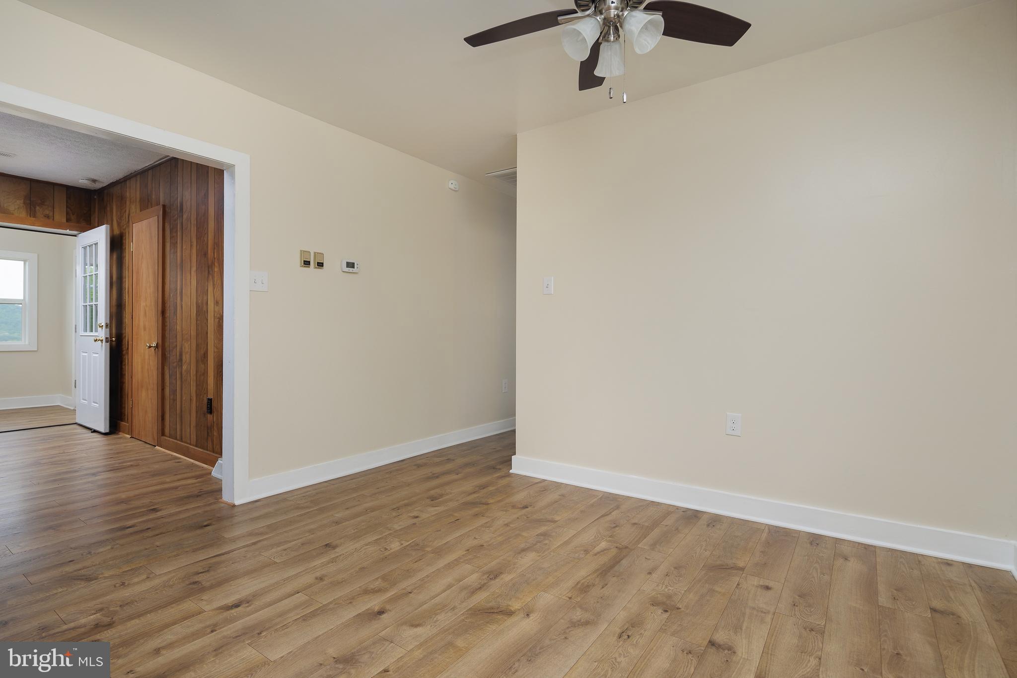 10418 Ada Road Marshall, VA 20115 - Photo 23 of 46 Kitchen w/Eating Space