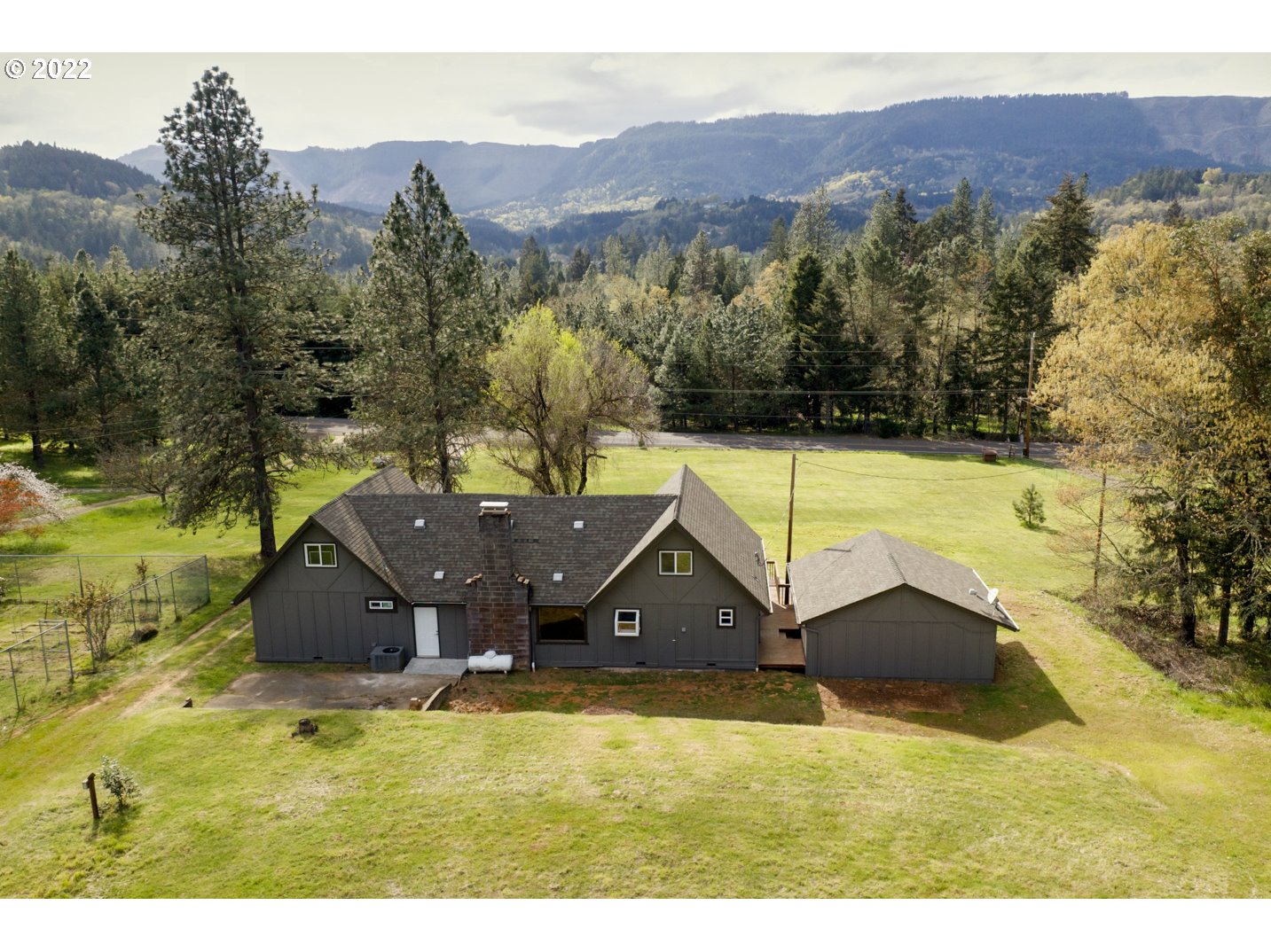 1137 Elgarose Road Roseburg, OR 97471 - Photo 1 of 32 Gallery Image 1
