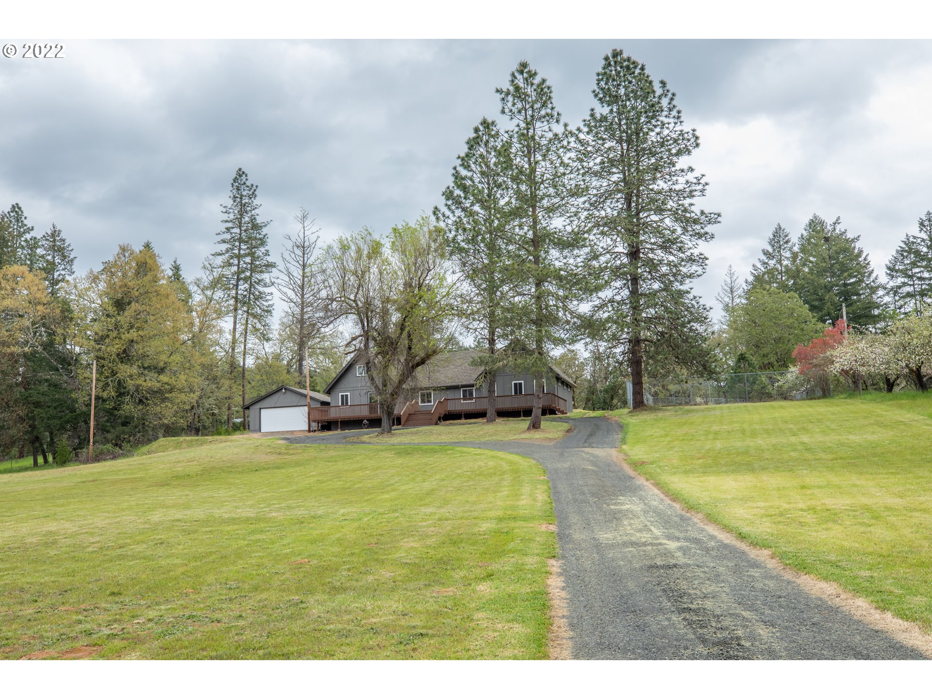 1137 Elgarose Road Roseburg, OR 97471 - Photo 2 of 32 Gallery Image 2