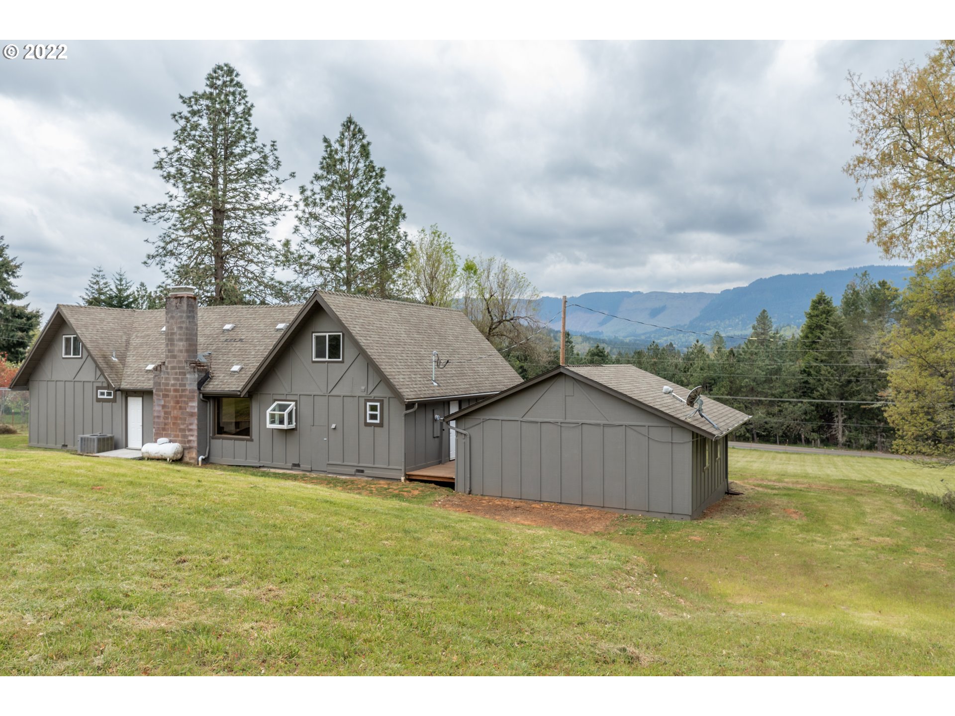 1137 Elgarose Road Roseburg, OR 97471 - Photo 9 of 32 Gallery Image 9