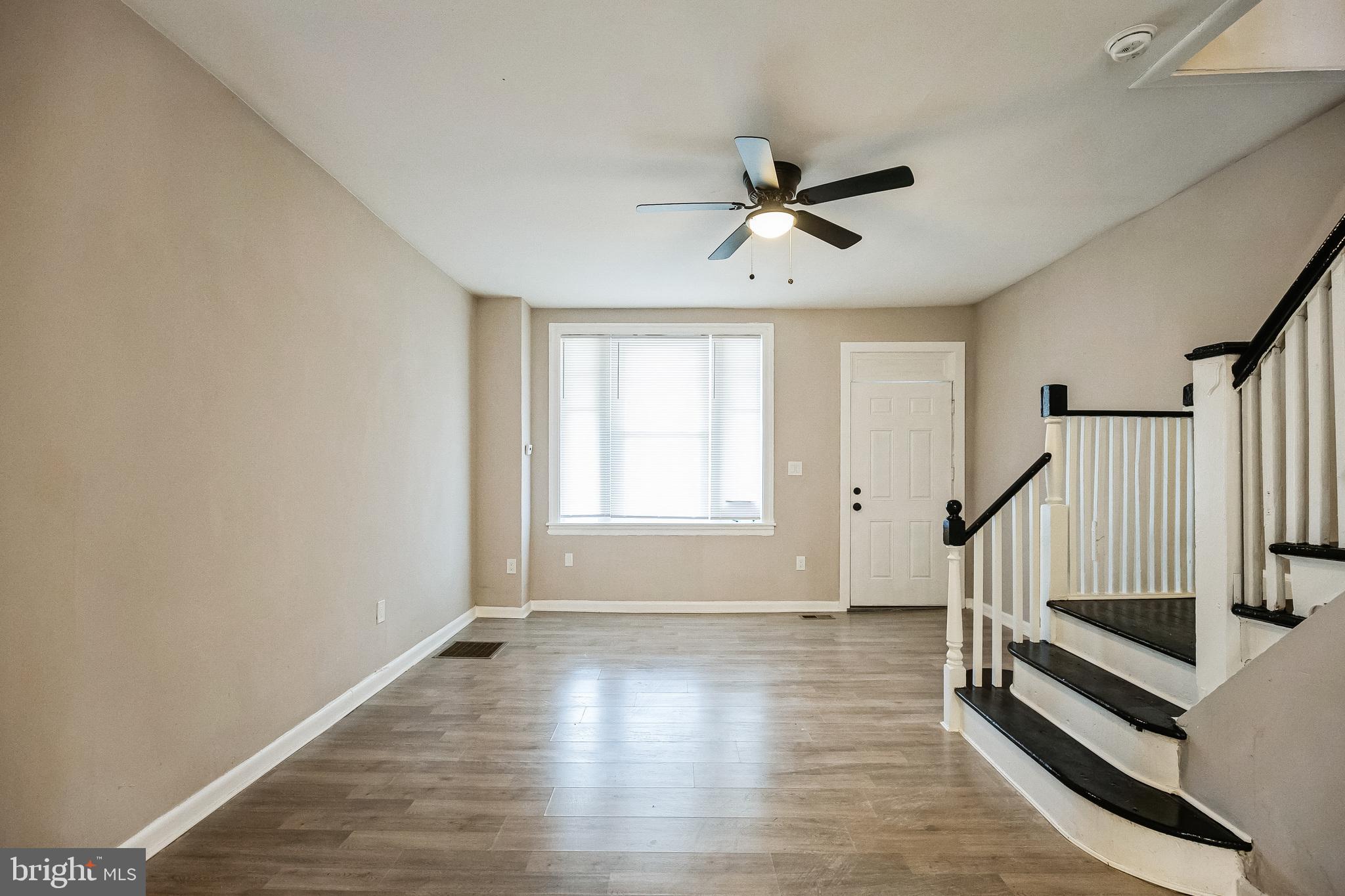 6905 Forrest Avenue Philadelphia, PA 19138 - Photo 5 of 26 Living Room