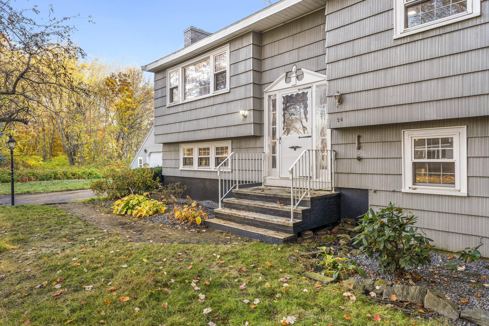 24 Columbus Road Cape Elizabeth, ME 04107 - Photo 7 of 54 5-web-or-mls-DSC01257