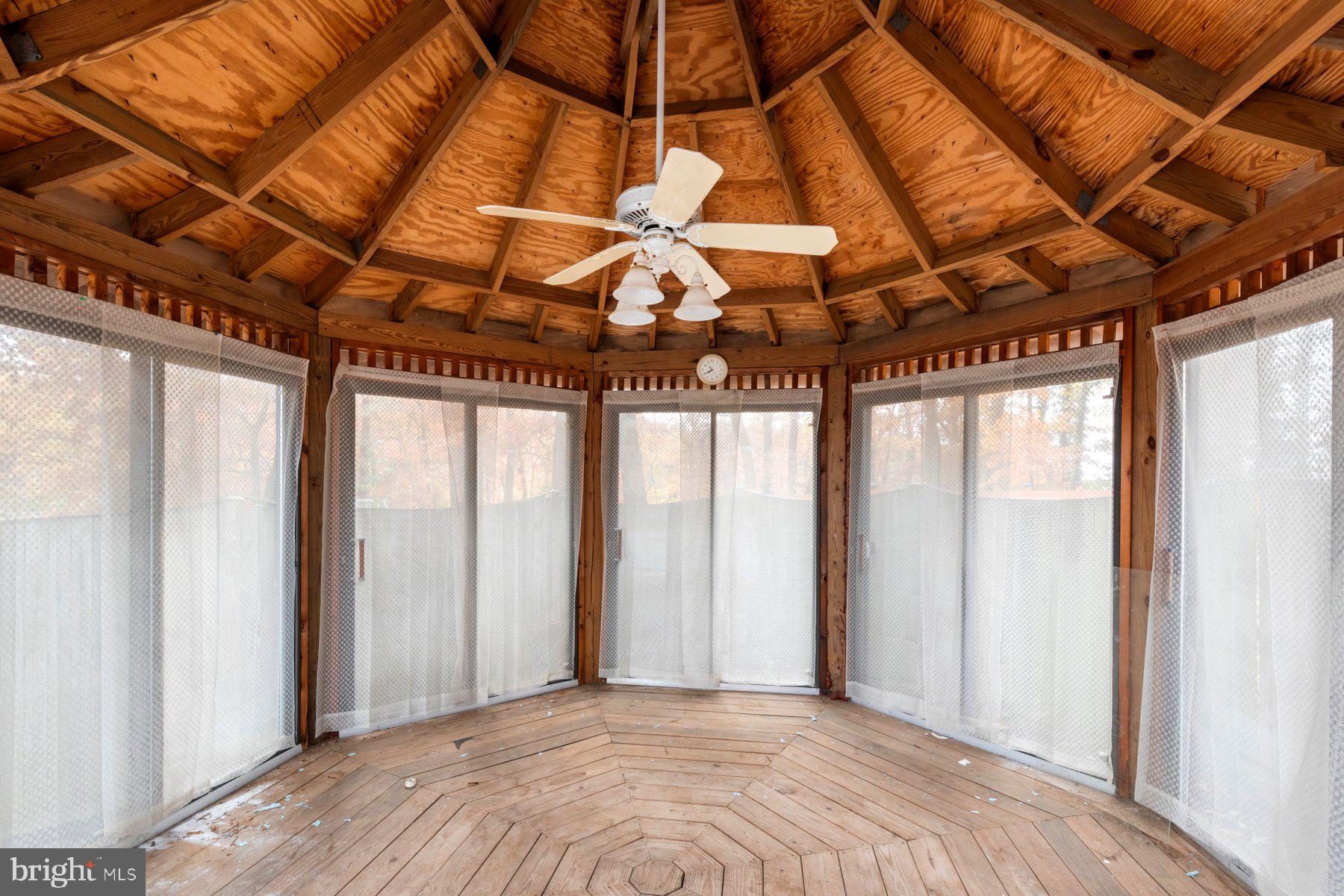 7107 Kempton Road Lanham, MD 20706 - Photo 23 of 27 Pool house
