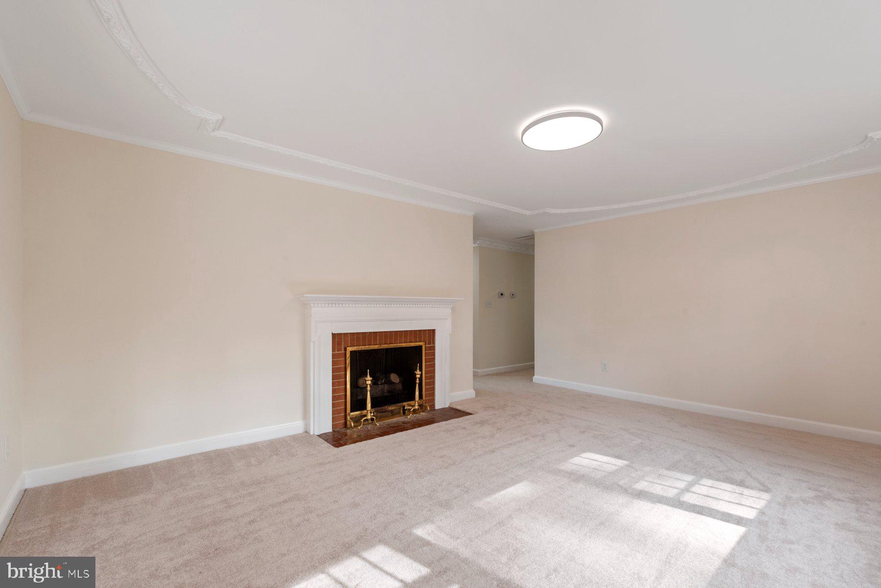 7107 Kempton Road Lanham, MD 20706 - Photo 5 of 27 Living Room