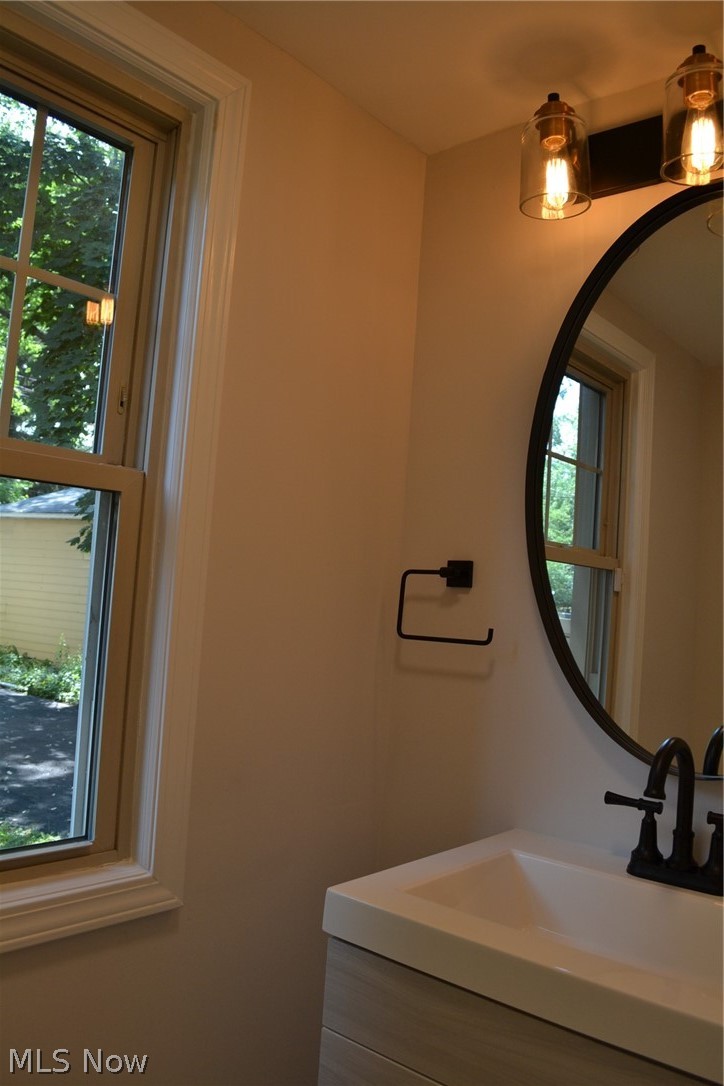 3542 Cedarbrook Road Cleveland, OH 44118 - Photo 14 of 30