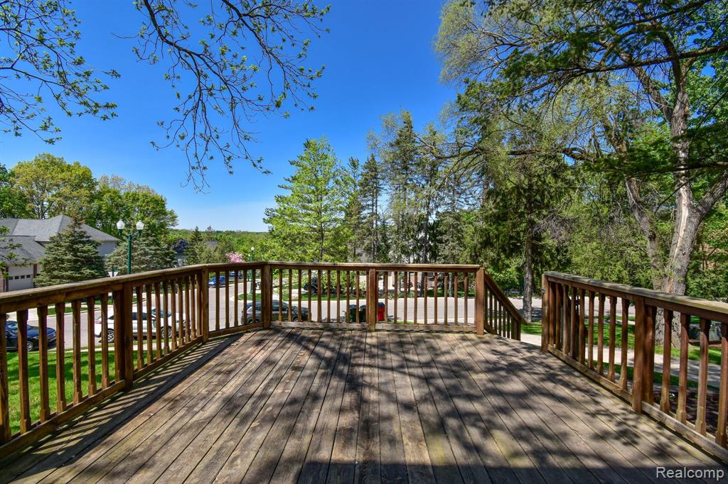 564 Bloomer Ridge Drive Rochester, MI 48307 - Photo 8 of 66