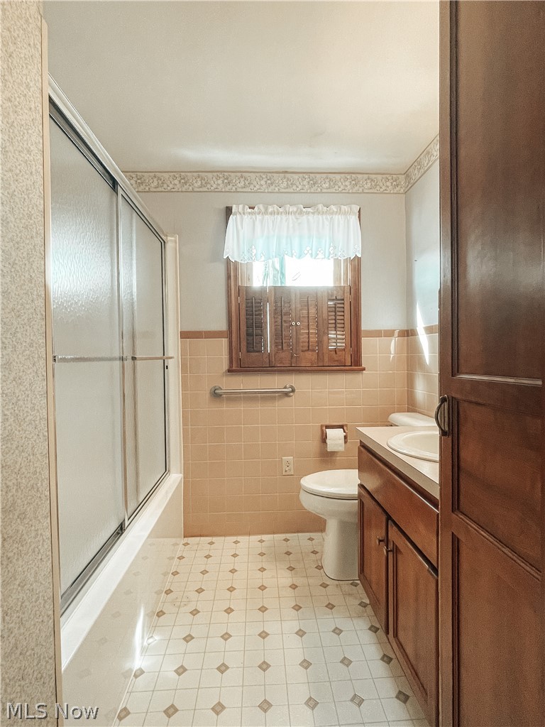 8140 Norwalk Road Litchfield, OH 44253 - Photo 12 of 35 Full Bath