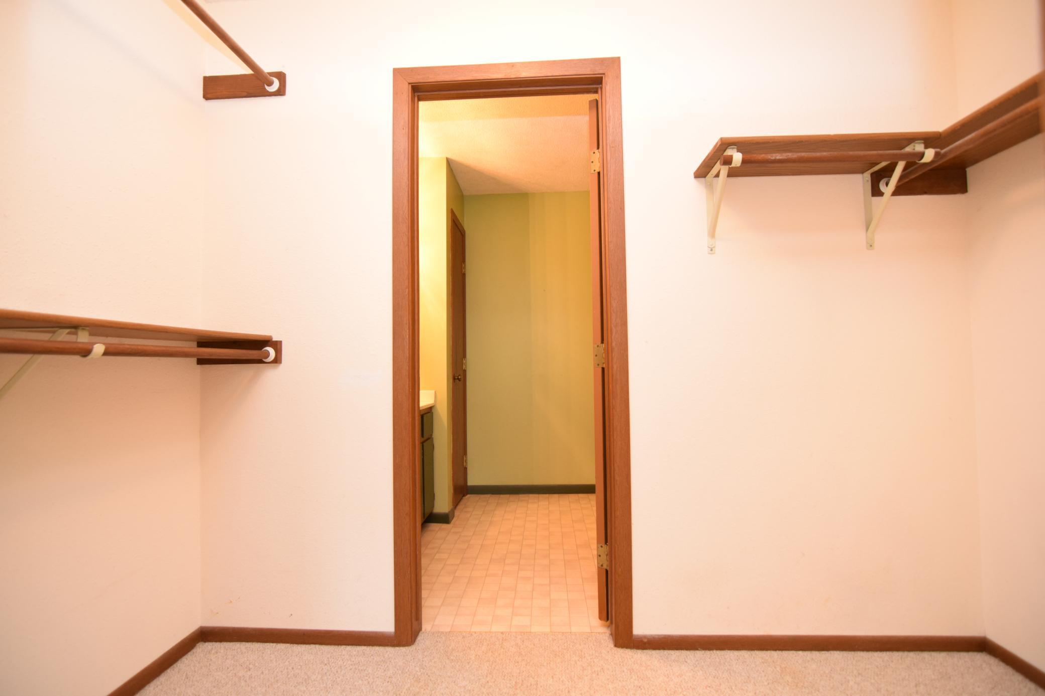 11039 Oregon Circle Bloomington, MN 55438 - Photo 21 of 32