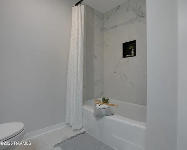 $175,000 | 303 Kathryn Street, New Iberia, LA 70560