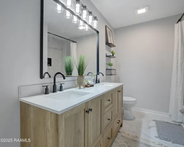 $175,000 | 303 Kathryn Street, New Iberia, LA 70560