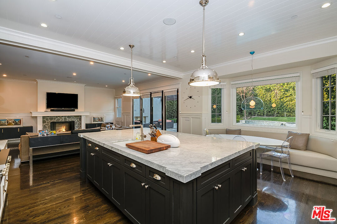 10161 Valley Spring Lane Toluca Lake, CA 91602 - Photo 17 of 44