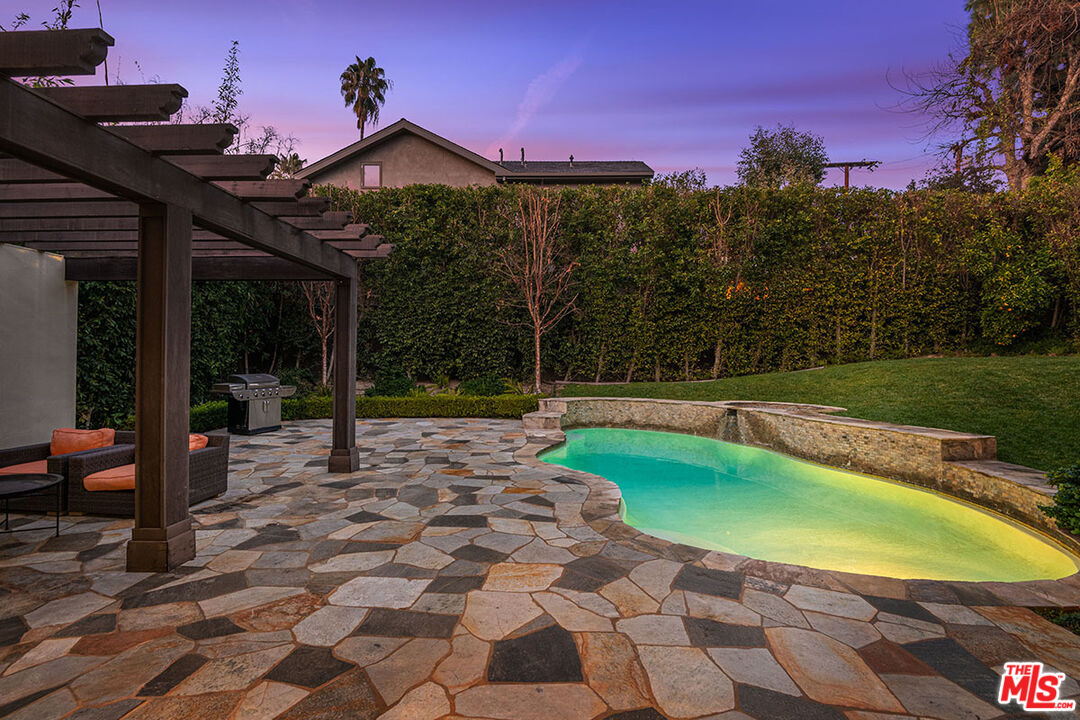 10161 Valley Spring Lane Toluca Lake, CA 91602 - Photo 20 of 44