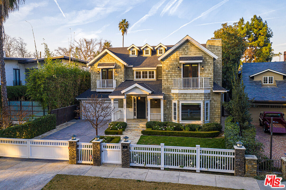 10161 Valley Spring Lane Toluca Lake, CA 91602 - Photo 2 of 44