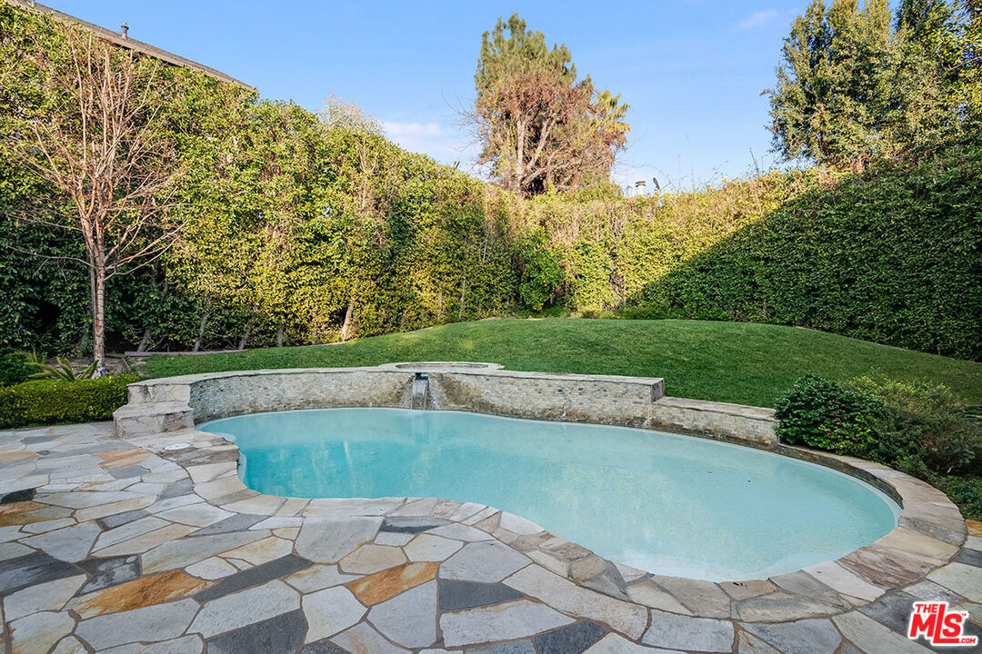 10161 Valley Spring Lane Toluca Lake, CA 91602 - Photo 24 of 44