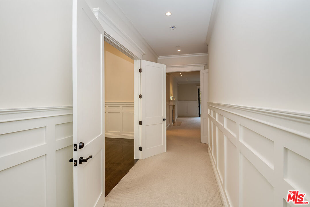 10161 Valley Spring Lane Toluca Lake, CA 91602 - Photo 27 of 44