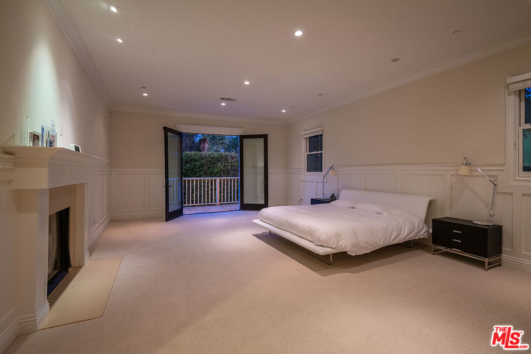 10161 Valley Spring Lane Toluca Lake, CA 91602 - Photo 28 of 44