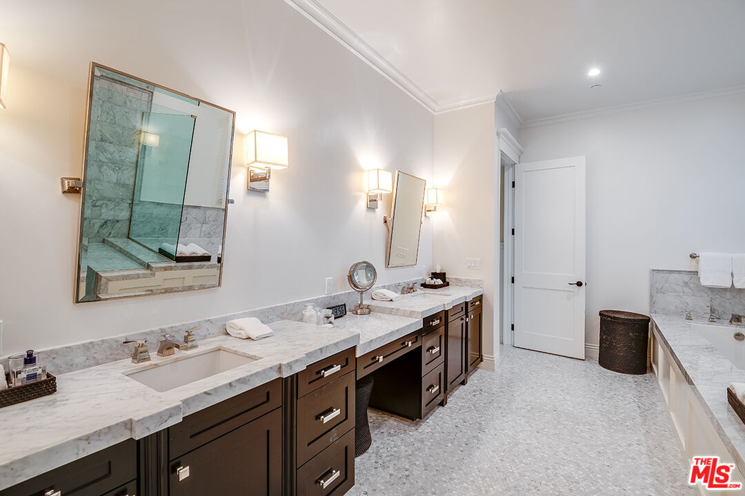 10161 Valley Spring Lane Toluca Lake, CA 91602 - Photo 33 of 44