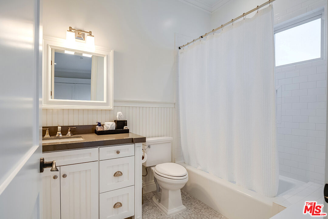 10161 Valley Spring Lane Toluca Lake, CA 91602 - Photo 40 of 44