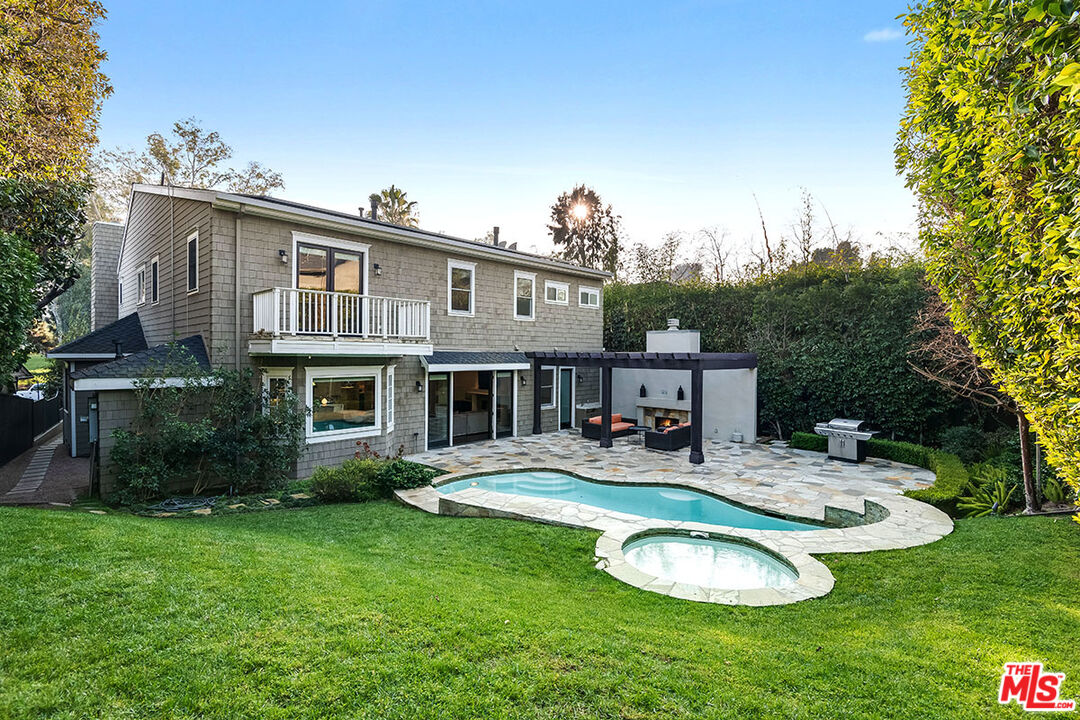 10161 Valley Spring Lane Toluca Lake, CA 91602 - Photo 6 of 44