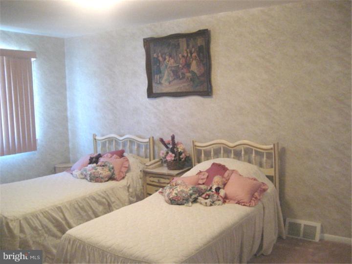 12106 Medford Road Philadelphia, PA 19154 - Photo 11 of 18 Bedroom 3