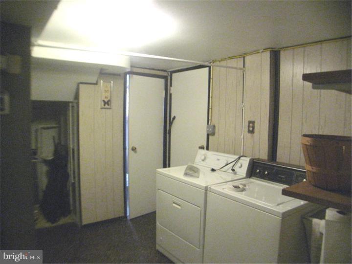 12106 Medford Road Philadelphia, PA 19154 - Photo 16 of 18 Laundry Room