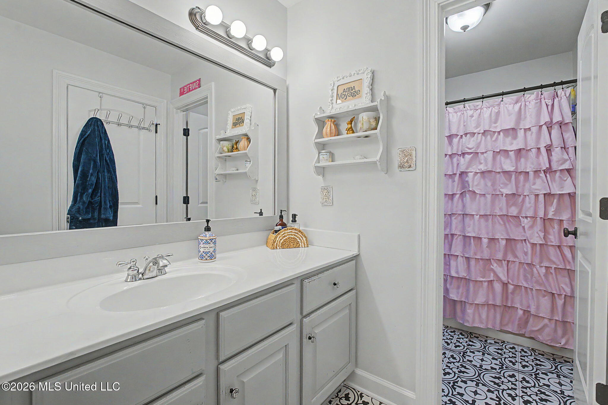 6191 Spring Crossing Olive Branch, MS 38654 - Photo 27 of 36 27-web-or-mls-6191 Spring Crossing-26