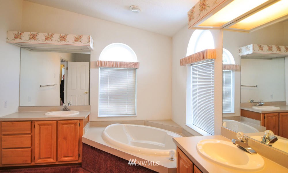 1616 Meadow Ridge Drive Wenatchee, WA 98801 - Photo 8 of 11 Gallery Image 8