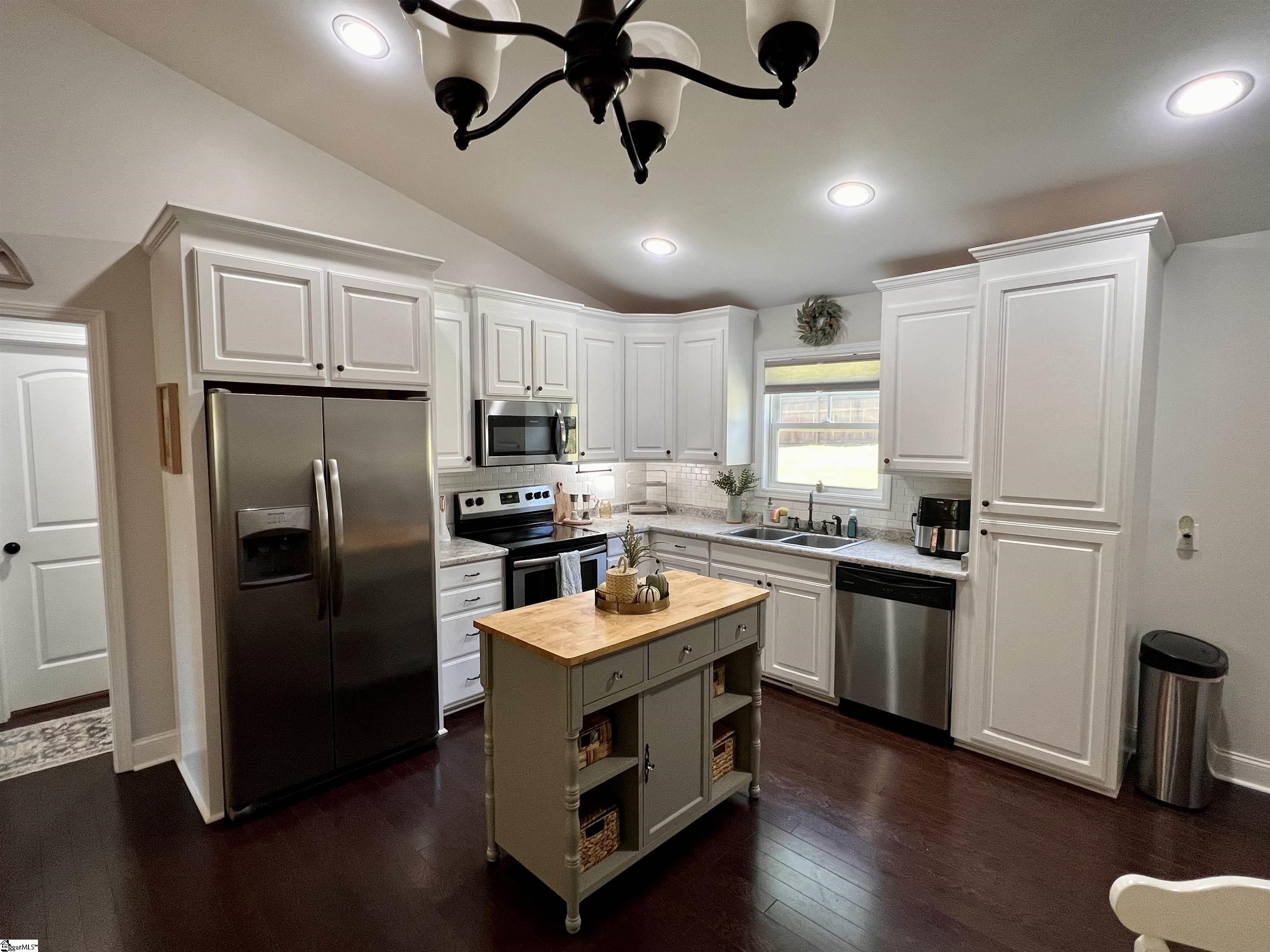520 Secona Road Pickens, SC 29671 - Photo 7 of 36 Gallery Image 7
