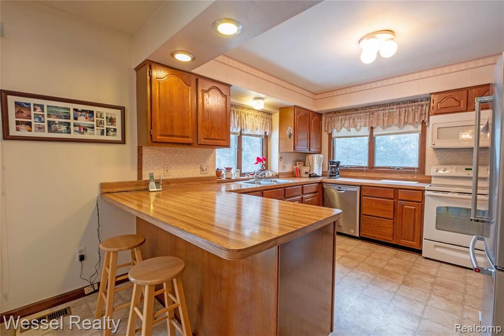 52470 Hayes Road Macomb, MI 48042 - Photo 17 of 25