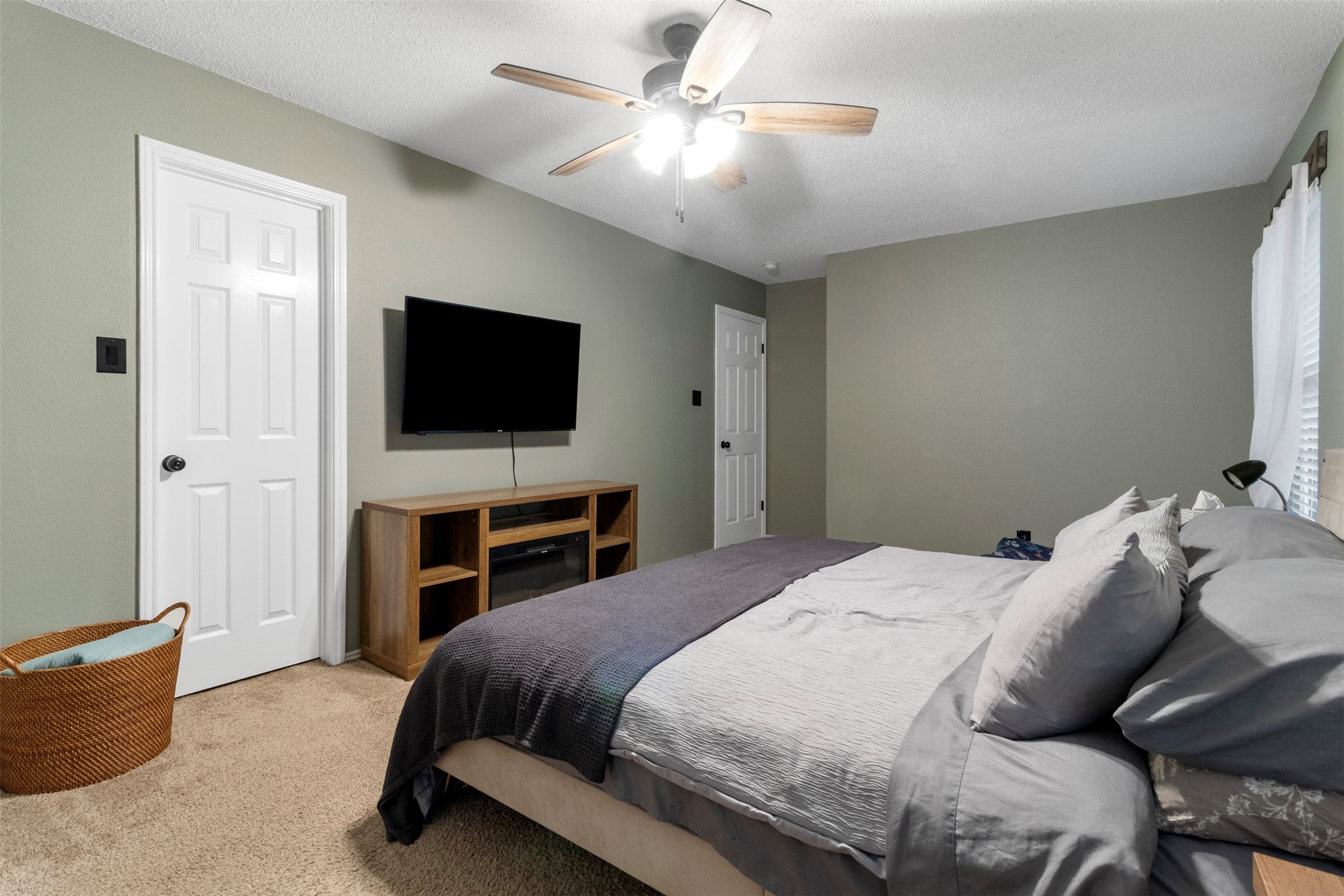 4303 Lost Lake Lane Spring, TX 77388 - Photo 11 of 25 Primary Bedroom