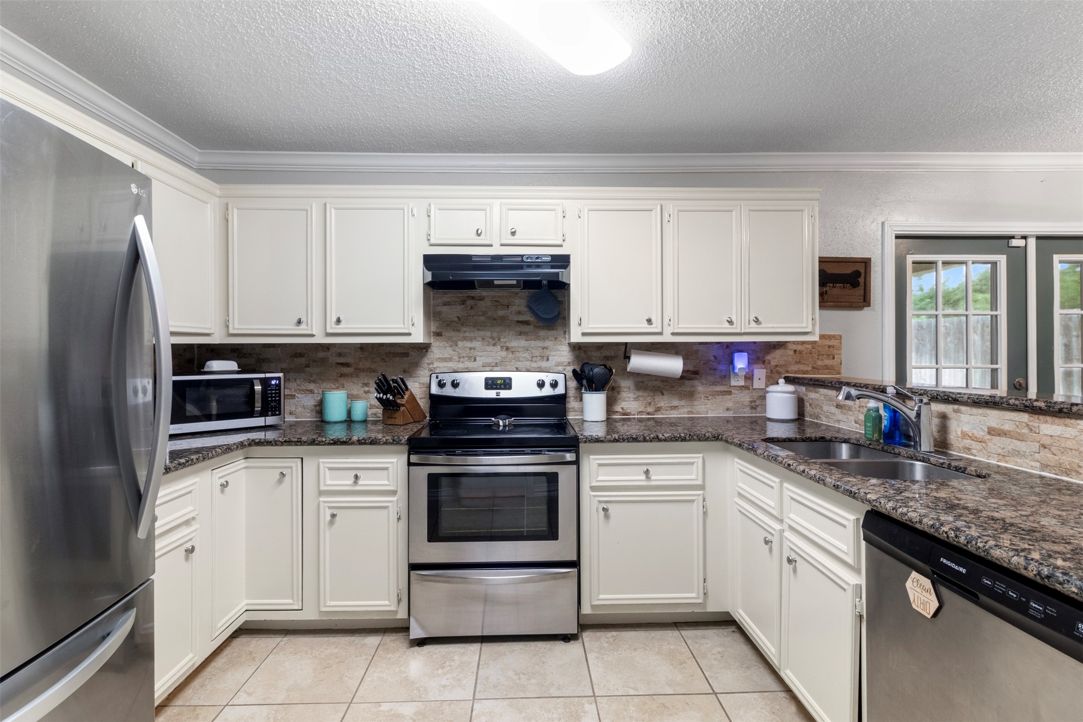 4303 Lost Lake Lane Spring, TX 77388 - Photo 7 of 25