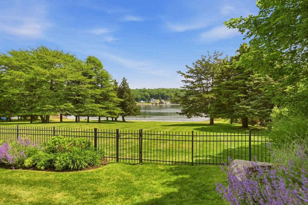 148 Nanaquaket Road Tiverton, RI 02878 - Photo 7 of 47
