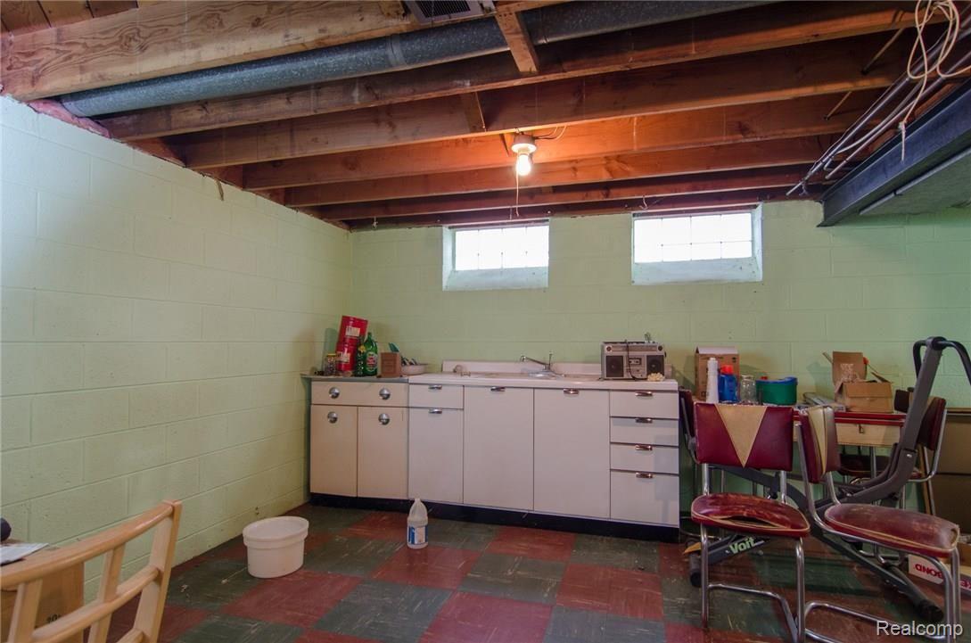 10893 Stark Road Livonia, MI 48150 - Photo 18 of 38 GRU_1197.jpg