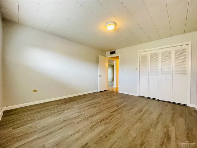 $995,000 | 1120 Valley View Drive, Weslaco, TX 78596