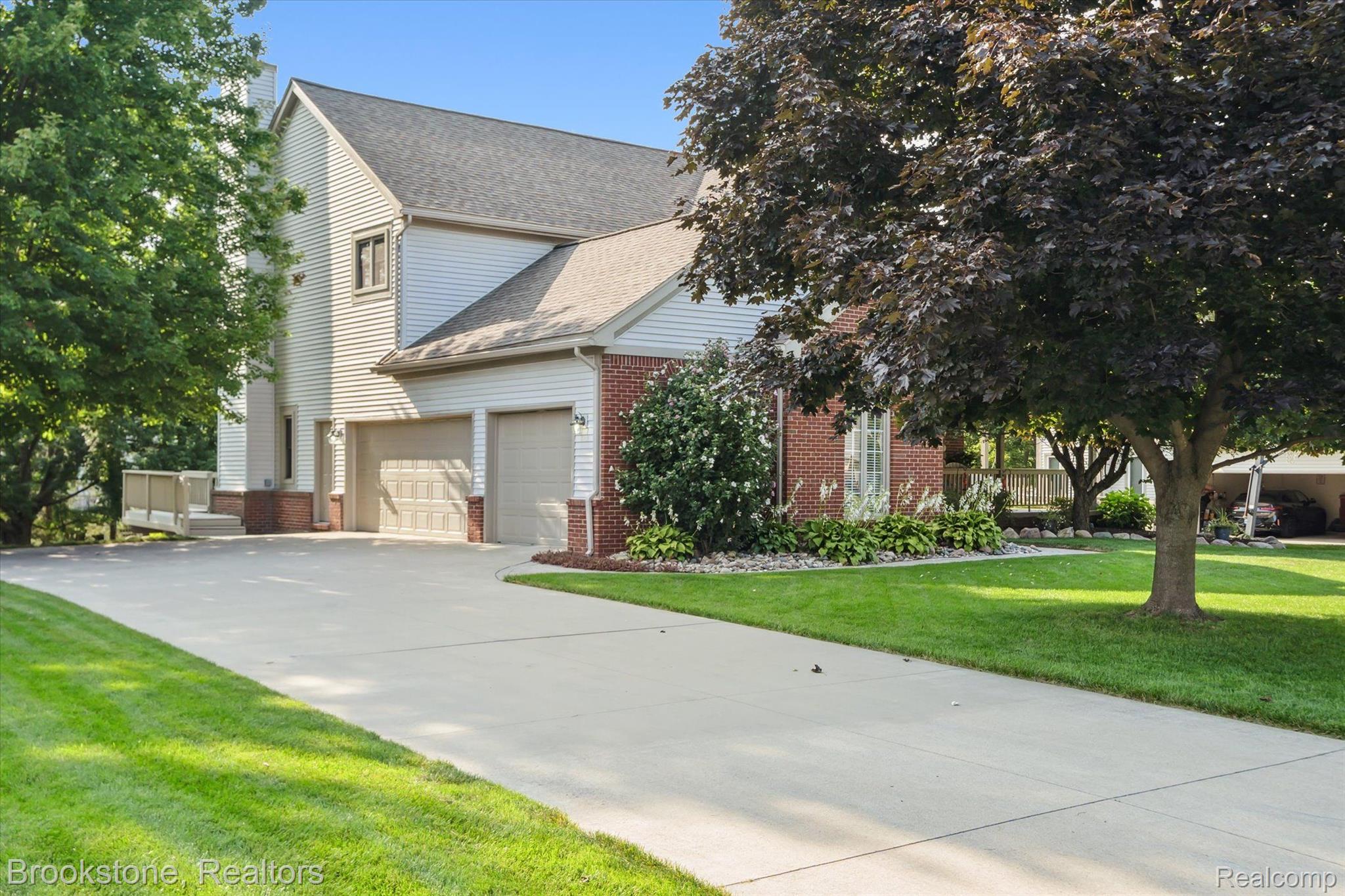 3944 Fieldview Road Lake Orion, MI 48360 - Photo 4 of 58 Gallery Image 4